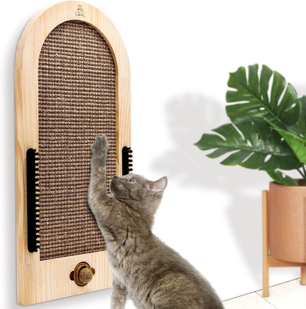 Furhome collective wall-mounted cat scratching post 